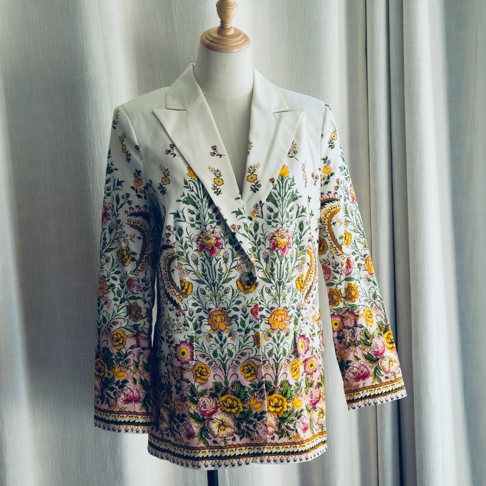 A Loves A Women’s‎ Floral Fitted Button Front Long Sleeve Jacket: Ivory/Floral